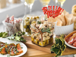 tofu-marine-citron-epices-festives-HR-beautyshot-plateau-mood-champagne-scaled-e1764709663217